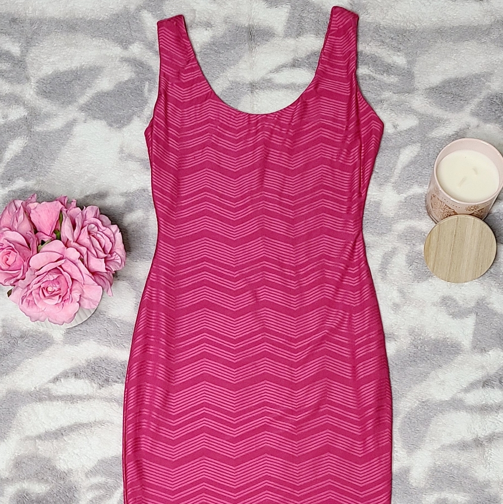 sleeveless pink mini dress